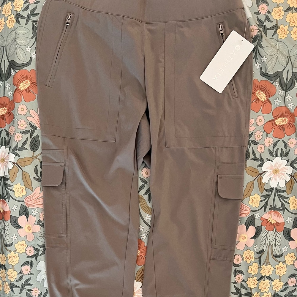Athleta Chelsea Women's Khaki Pockets Elastic Waist Pull-On Cargo Pant size 10T
